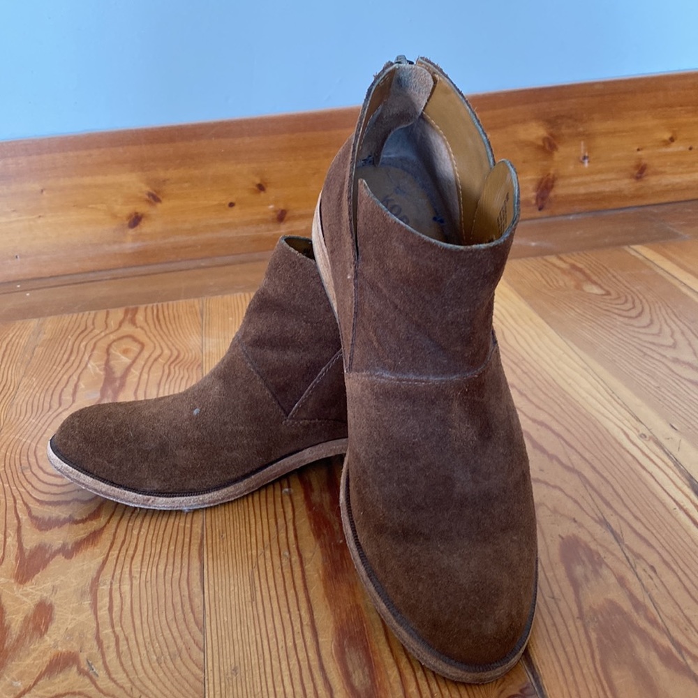 Kork-Ease Ryder ankle
bootie Brown Suede Size 6